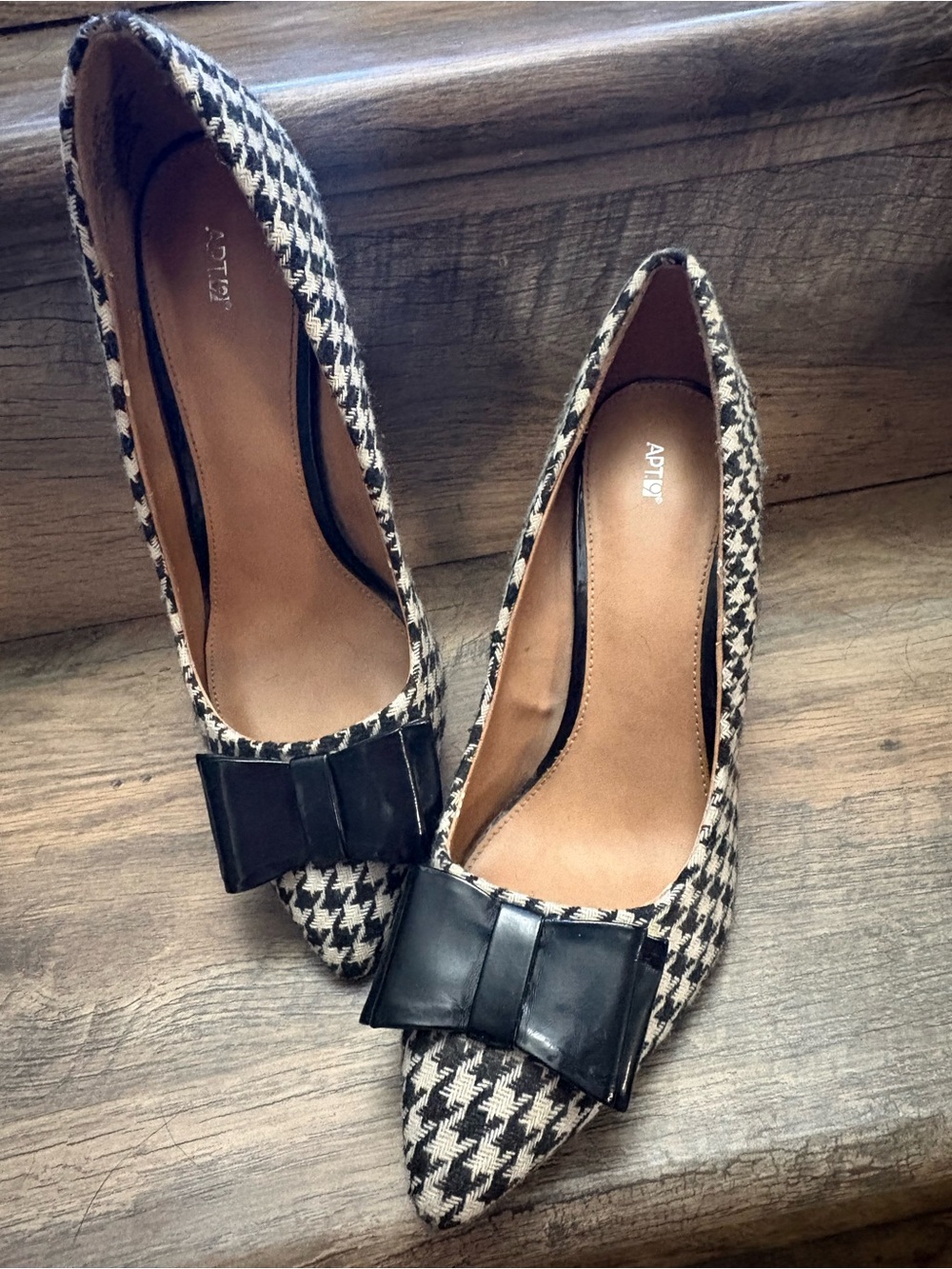Apt. 9 Black and White Houndstooth Pointed Toe Heels with Black Bow - Picture 1 of 12